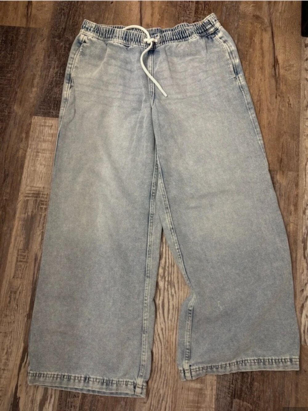 H&M Women’s Wide Leg Jeans, Drawstring Size Small (4-6)